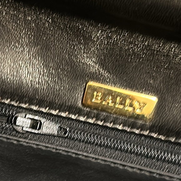 Bally Quilted Black Lambskin Leather Handbag- Gorgeous! - Picture 10 of 12